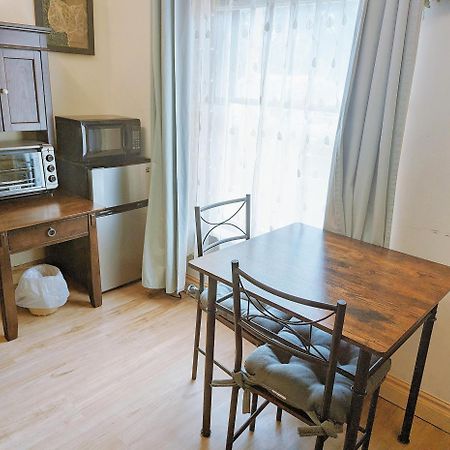 Uptown Area, Cozy King Suite, Quiet And Private, Free Parking, Walk To Restaurants Charlotte Luaran gambar