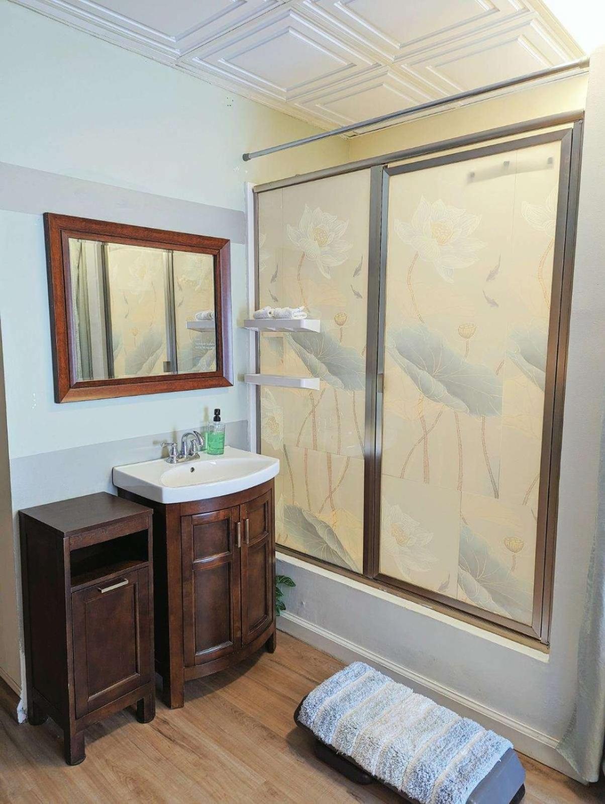 Uptown Area, Cozy King Suite, Quiet And Private, Free Parking, Walk To Restaurants Charlotte Luaran gambar