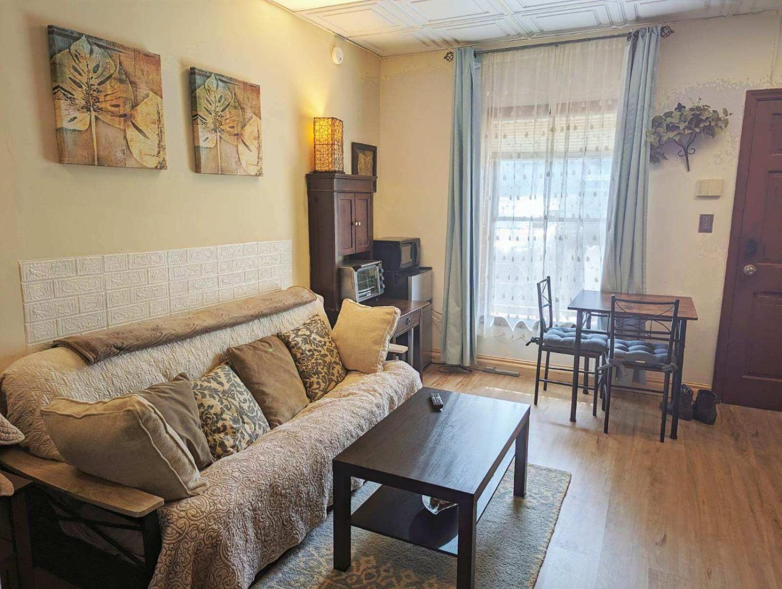 Uptown Area, Cozy King Suite, Quiet And Private, Free Parking, Walk To Restaurants Charlotte Luaran gambar
